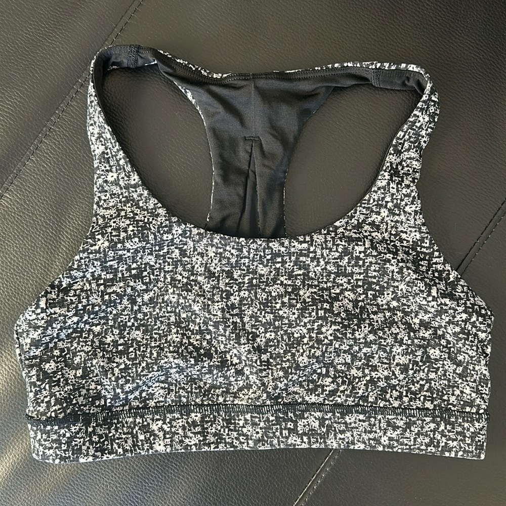 Lululemon sports bra